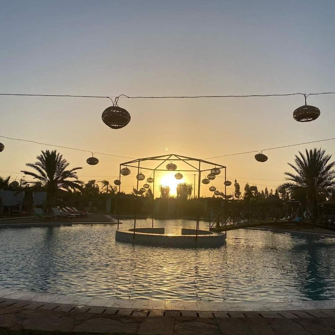 WawizelteLes Jardins D Amizmiz 6 Piscines住宿加早餐旅馆 外观 照片